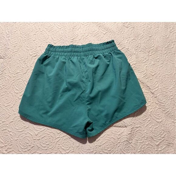 Nike Dri fit size medium Vietnam green pocket tye built in - Picture 5 of 13